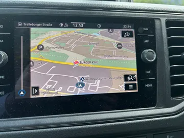 Car image 26