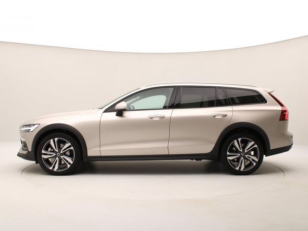 Volvo V60 Cross Country AWD B4 145 kW image number 9