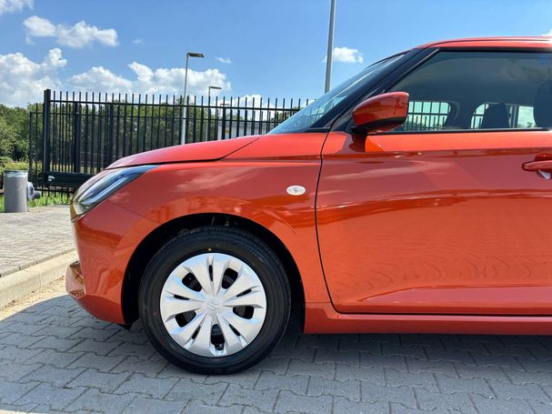 Suzuki Swift 1.2 Hybrid Comfort 61 kW image number 8