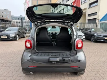 Car image 33