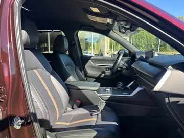 Car image 33
