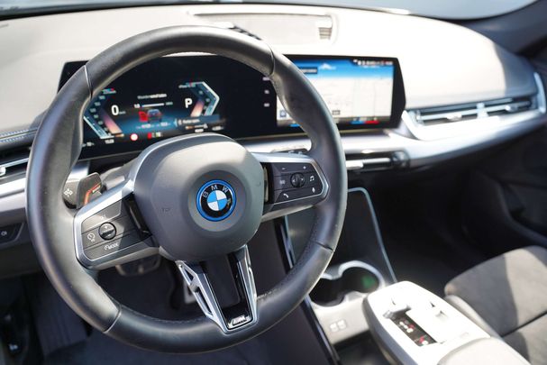 BMW iX1 xDrive30 200 kW image number 26