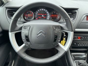 Car image 24