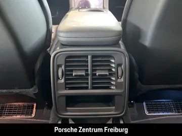 Car image 35