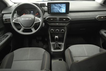 Car image 13