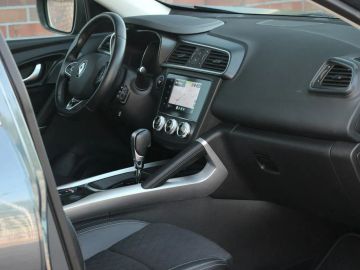 Car image 32