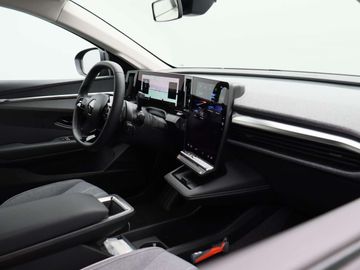 Car image 33