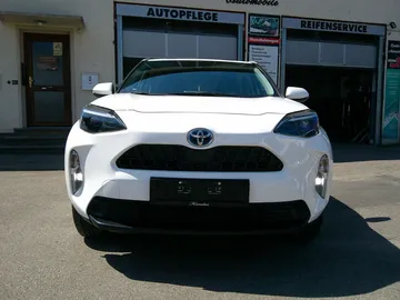 Car image 4
