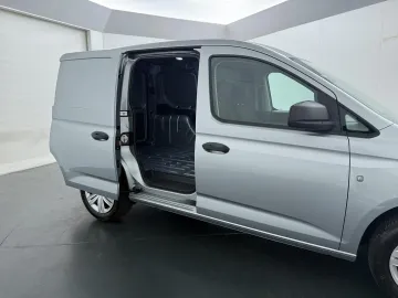 Car image 34
