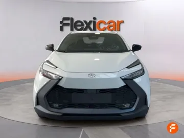 Car image 3