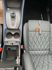 Car image 37