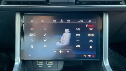 Car image 40