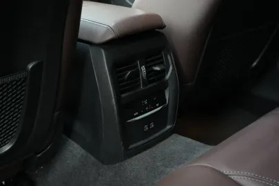 Car image 34