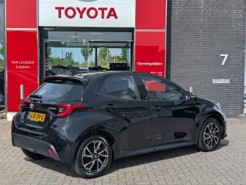 Car image 2
