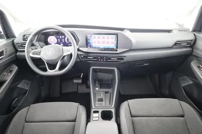 Car image 30
