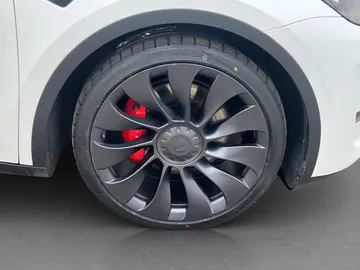 Car image 33