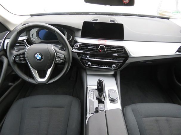 BMW 520d Touring 140 kW image number 11