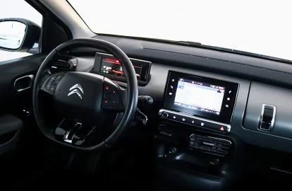Car image 29