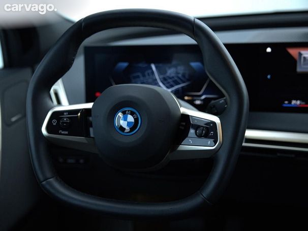 BMW iX xDrive40 240 kW image number 3