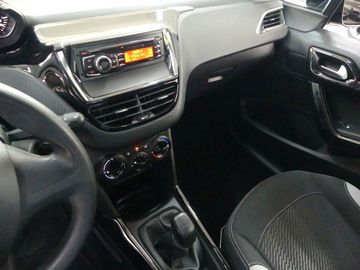 Car image 16