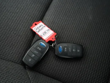 Car image 40