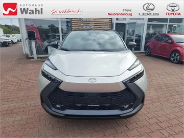 Car image 24