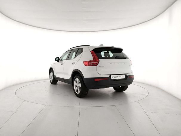 Volvo XC40 T2 Momentum 95 kW image number 5