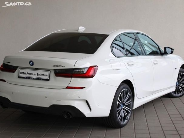 BMW 330 e xDrive 215 kW image number 3