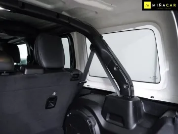 Car image 33