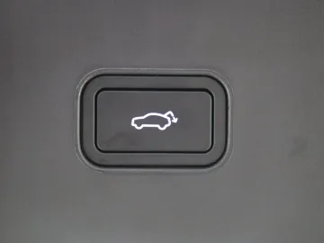 Car image 34