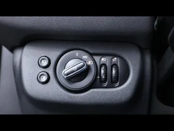 Car image 38