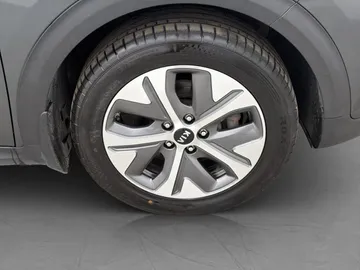 Car image 34