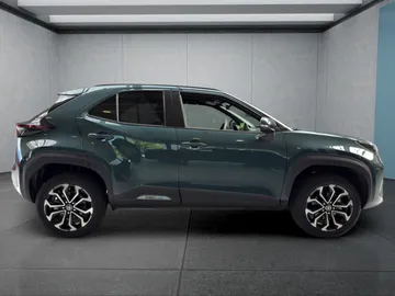 Car image 3