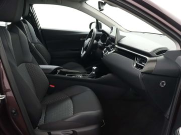 Car image 30