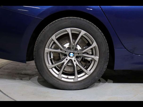 BMW 330 e Sport Line 215 kW image number 5