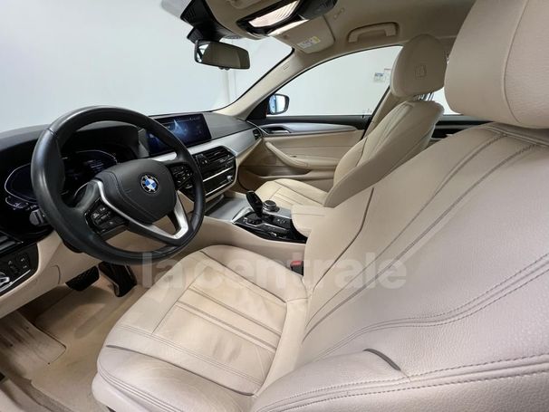 BMW 530 e 215 kW image number 13