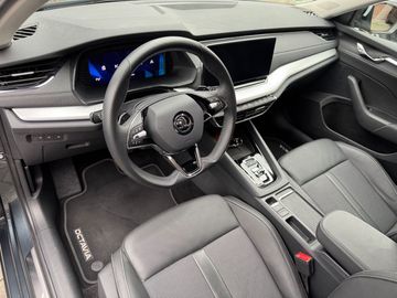 Car image 26