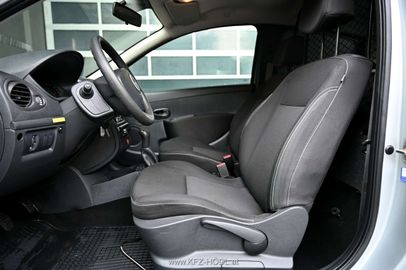 Car image 9