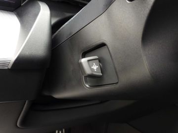 Car image 33