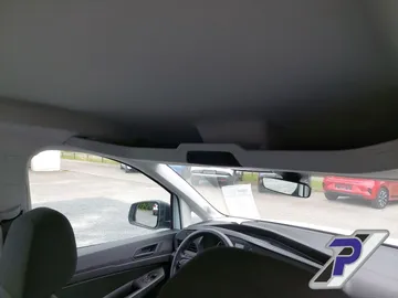 Car image 27