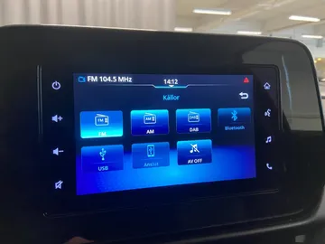 Car image 17