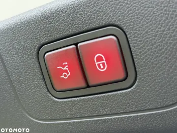 Car image 35