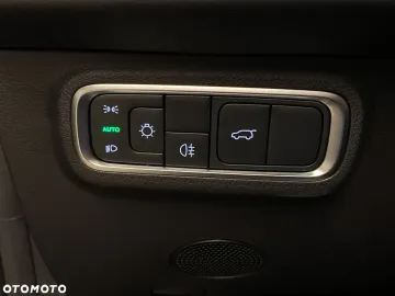 Car image 40