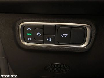 Car image 40