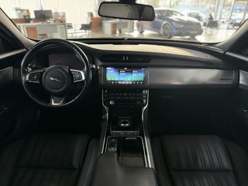 Car image 38