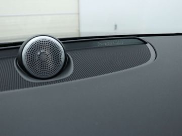 Car image 35