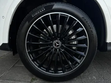 Car image 34
