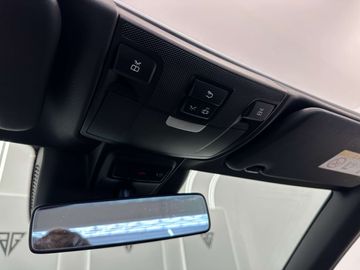 Car image 36