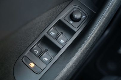 Car image 36