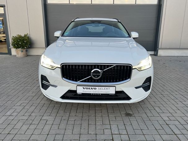 Volvo XC60 B4 AWD Momentum Pro 145 kW image number 3